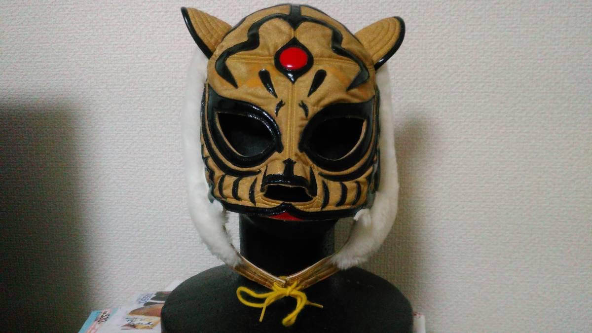 Amazon.co.jp: タイガーマスク 本人使用済み 2013ファン