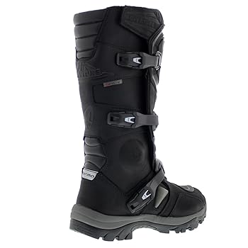 Forma Adventure Boots Black in winter conditions showing snow and weather resistance