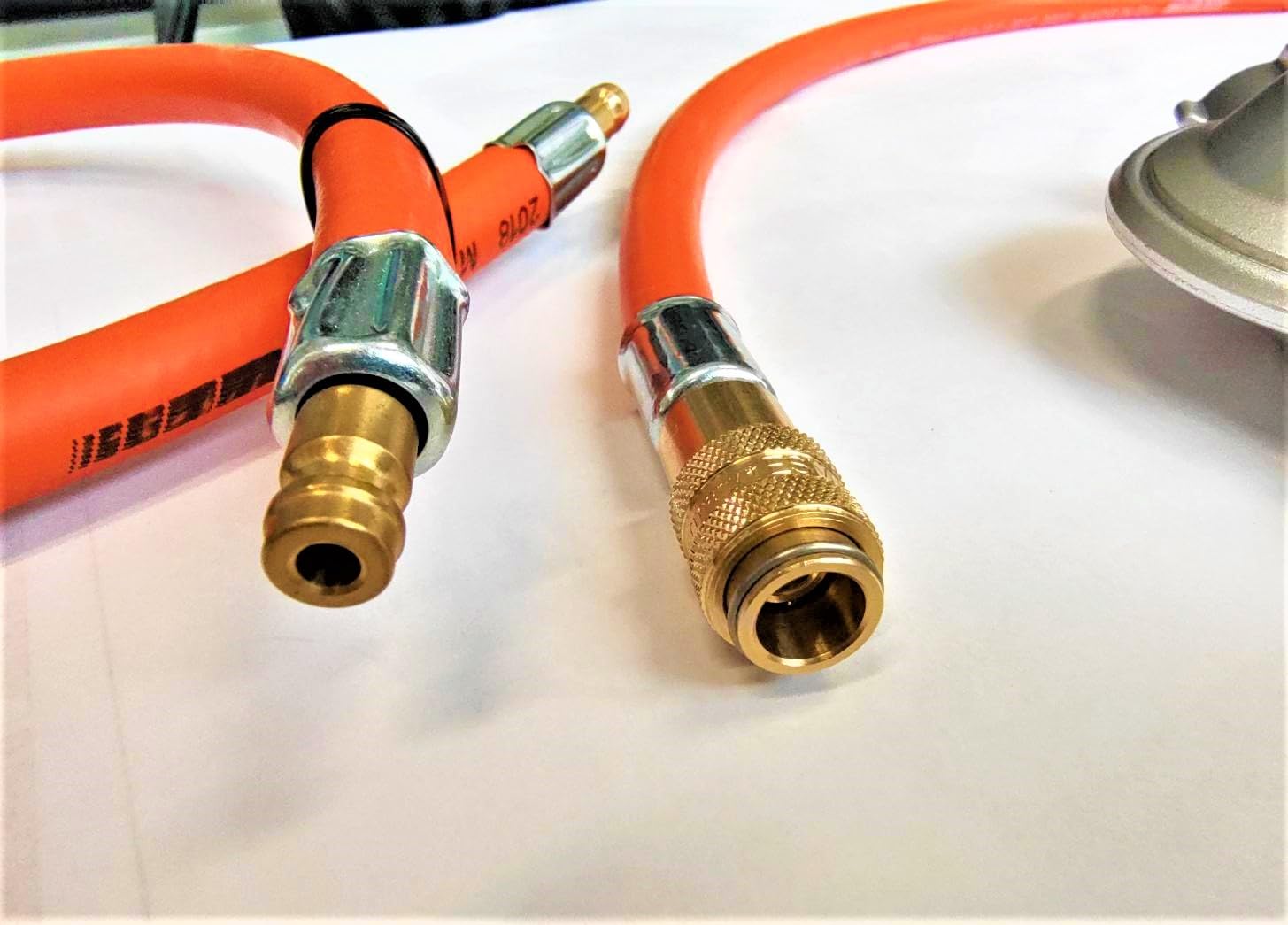 Gasschlauch GOK 50mBar Reductor-Schlauch mit Schnellkupplung Muffe DN5 (TYP21) | 3 Meter | Anschlussfertiger Reduzierschlauch mit Verbinder | Für Kocher Wohnmobile Kamine Gasgrills Verwendet