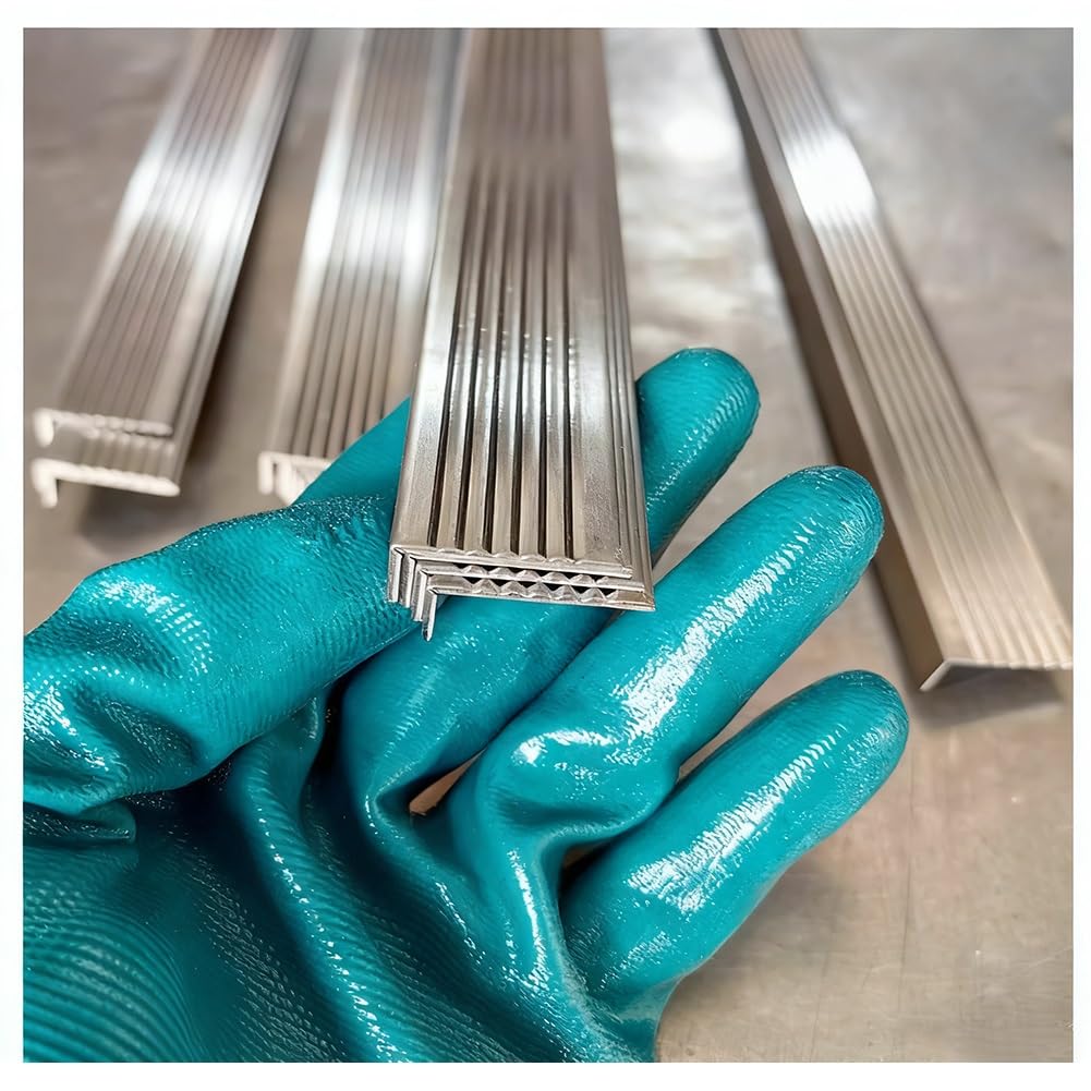 Nez de marche antidérapant inox évite les glissades sur escalier extérieur
