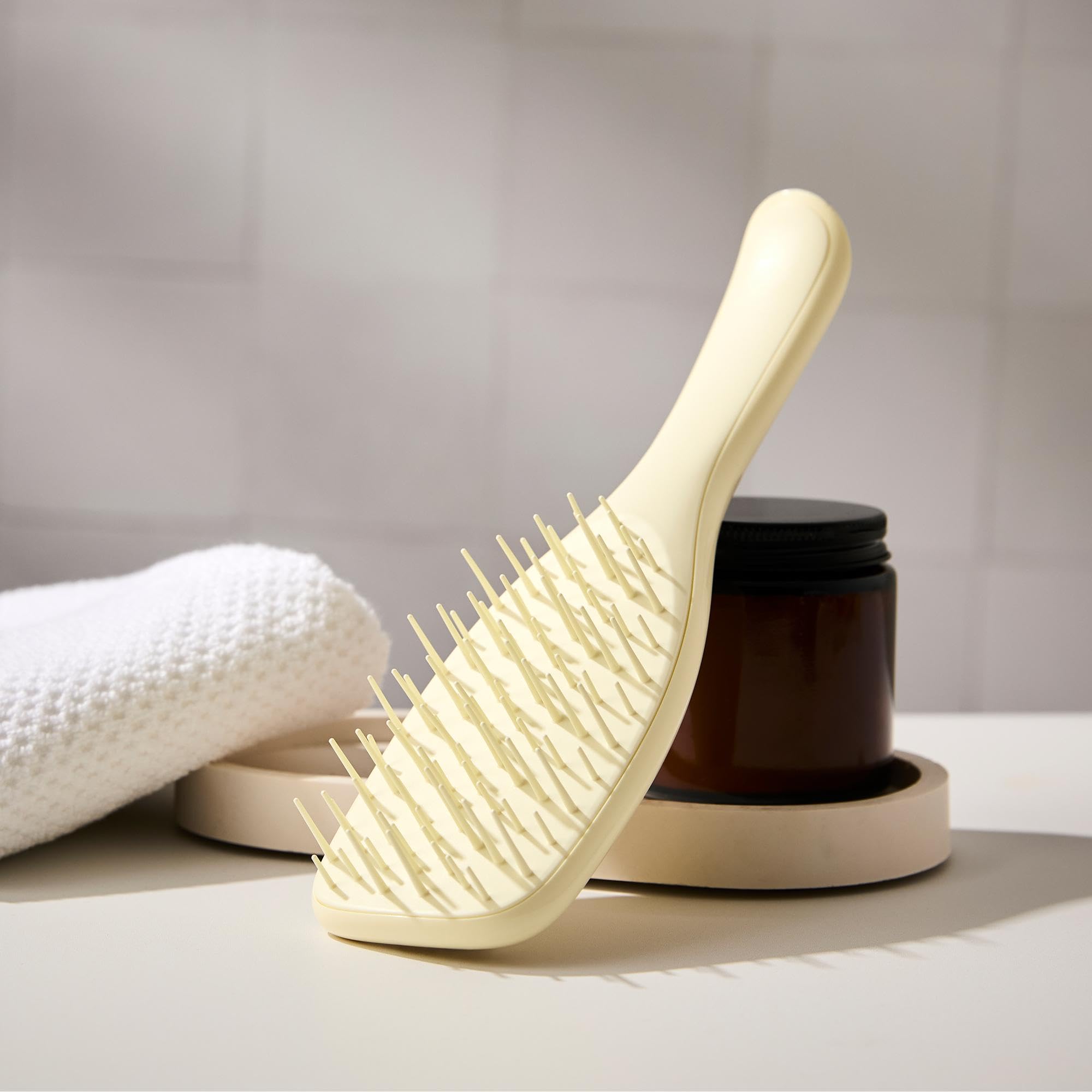Tangle Teezer Extra Gentle Ultimate Detangler - o wyjątkowych szeroko rozstawionych ząbkach do delikatnego i skutecznego rozczesywania - zmniejszająca wypadanie i łamanie się włosów - Rumiankowa żółć