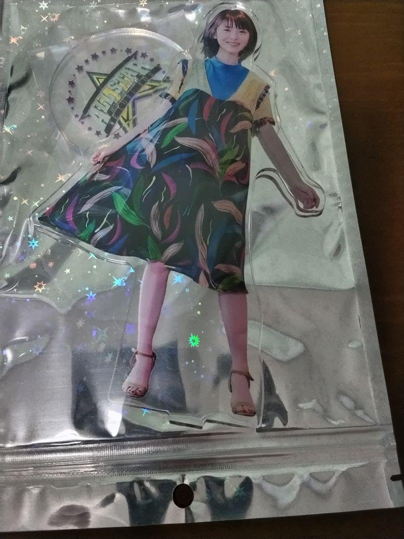 Amazon.co.jp: 浜辺美波さんアクリルスタンド : おもちゃ