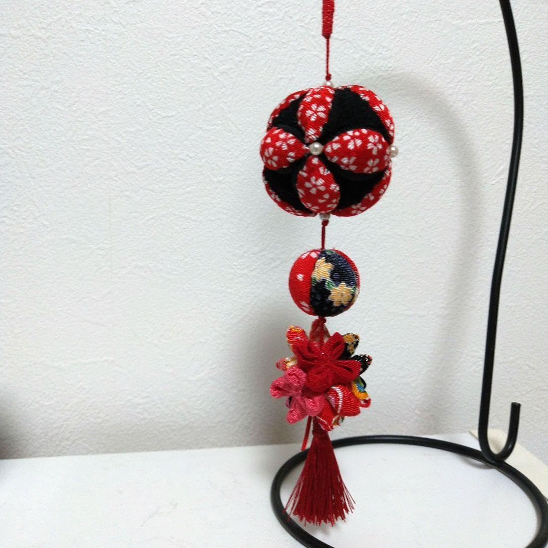 Amazon.co.jp: 吊るし飾り ちりめん細工 七宝鞠 : おもちゃ