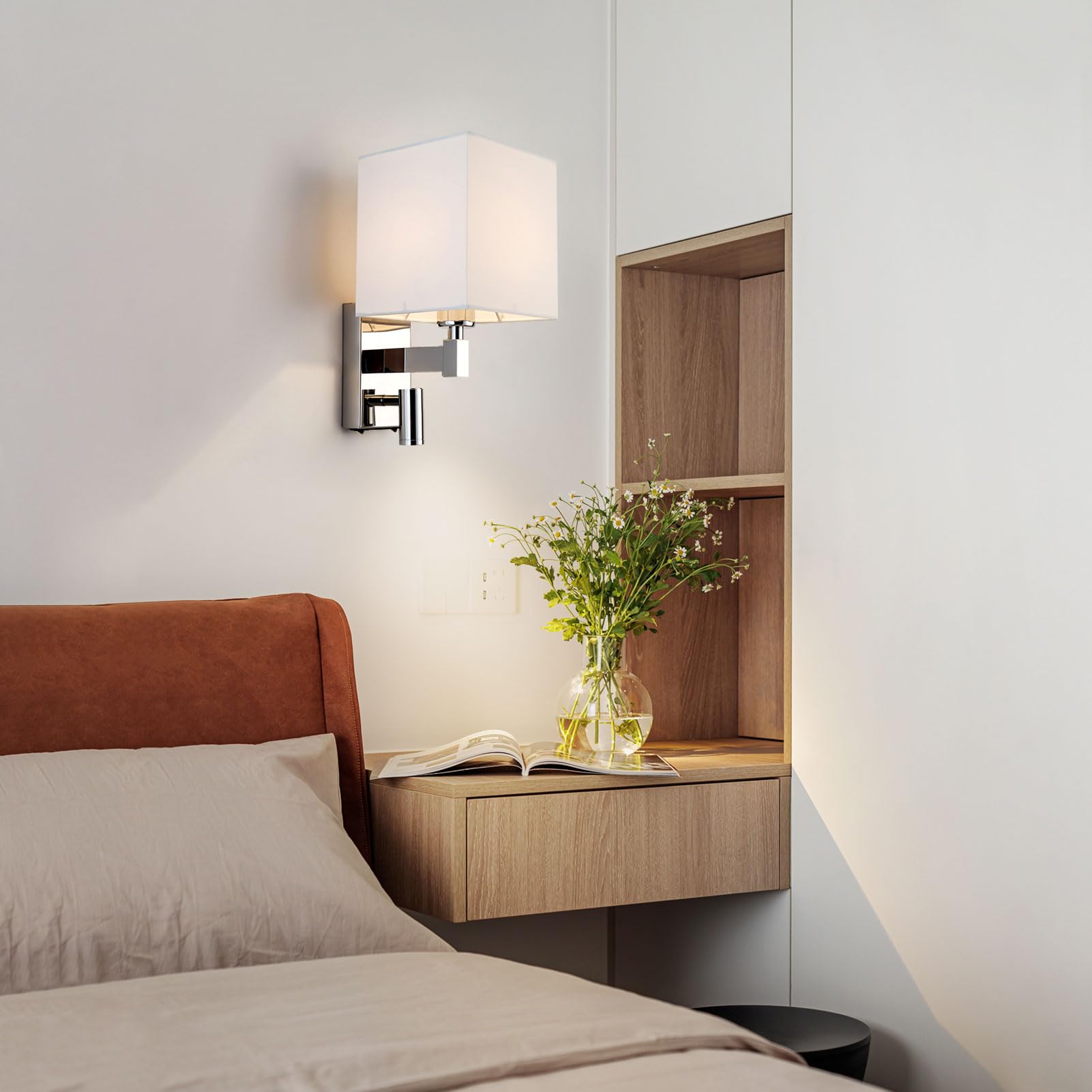 HARPER LIVING 1xE27/ES haut en bas Applique murale avec ajustable LED Liseuse, 1 USB port et 2 sur/de commutateurs, finition chrome poli, abat-jour en tissu blanc, (Ombre carrée)