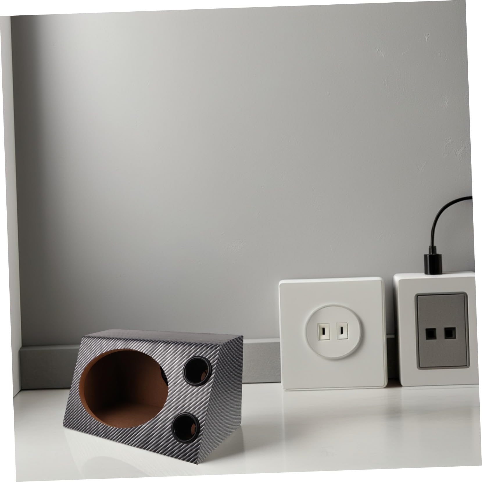 Housoutil Caja Trapezoidal de Madera para Altavoces de Coche Revestimiento de PVC, Diseño Preciso y Tecnología de Aislamiento de Ruido para Vehículo y Hogar