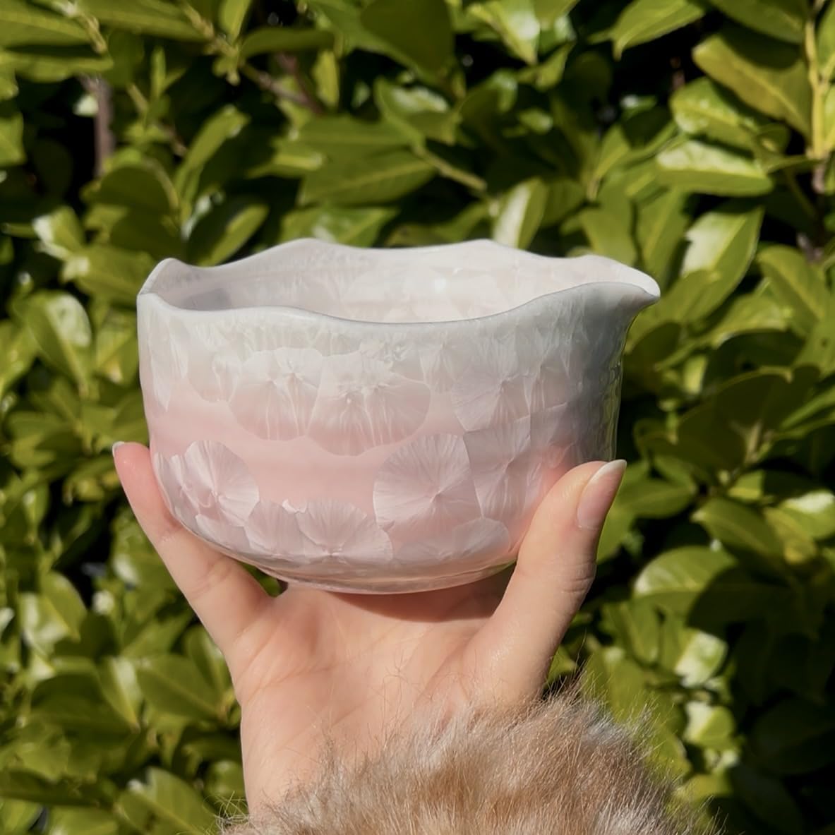 Matcha Set Rosa 5-teilig – Matcha Besen Set, Schale mit Ausgießer, Besenhalter, Bambusbesen, Sieb & Löffel – Crystal Glazed Flower Design – Geschenk für Matcha-Liebhaber (Pink)