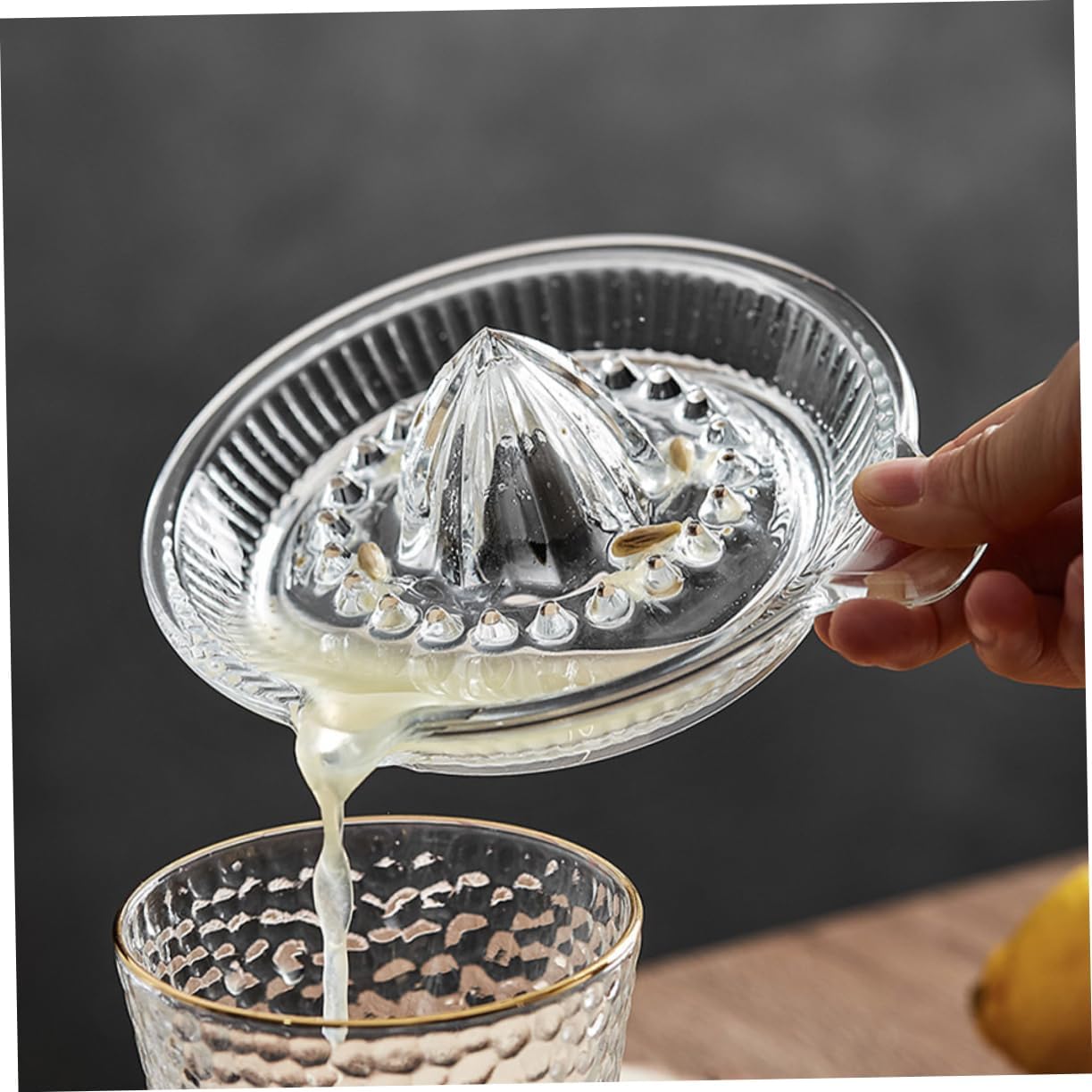 Manual Lemon Juicer Portable Citrus Squeezer Tool Handheld Glass Fruit Press for Easy Juice Extraction at Home Lightweight Design for Convenient Storage
