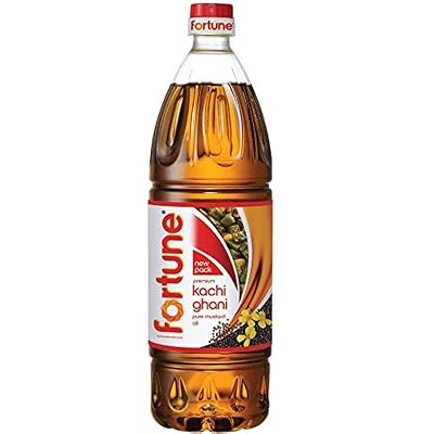 Fortune Premium Kachi Ghani Pure Mustard Oil, 910G PET Bottle (Weight May Vary)