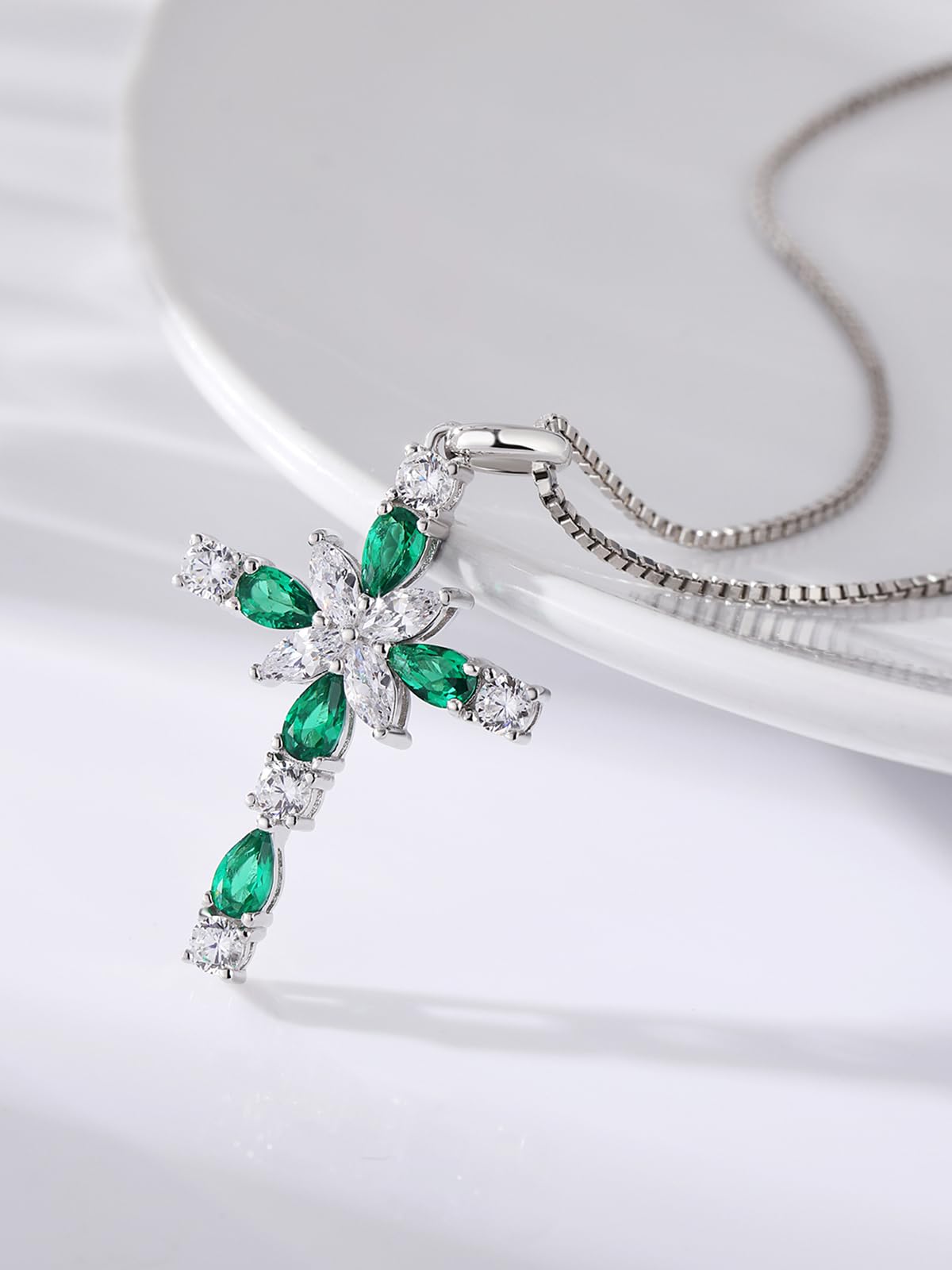 Collana da donna con ciondolo a forma di cuore, in argento Sterling 925, con pietra portafortuna