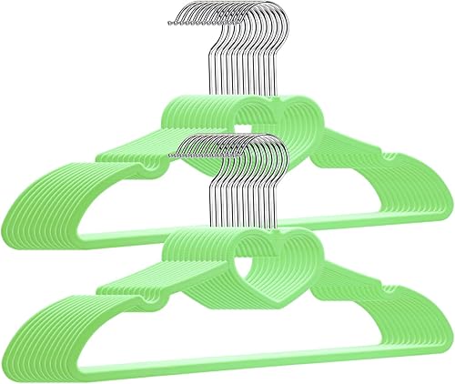 ZRKFSR Perchas de plástico, paquete de 20 perchas verdes, perchas de ropa ultrafinas que ahorran espacio, perchas en forma de corazón, gancho