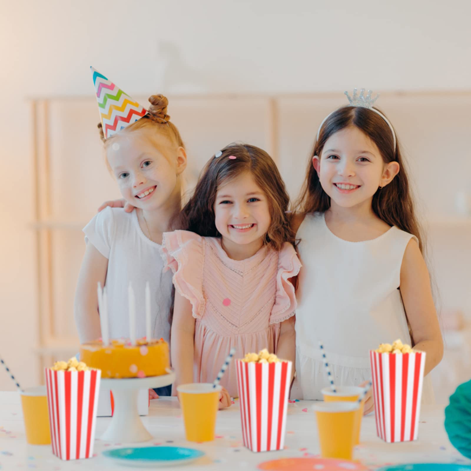 20 sztuk dużych torebek na popcorn, 19,8 x 9,6 x 7 cm, pudełka na popcorn, czerwone, białe, w paski, kartonowe, na przekąski, popcorn, na wieczory filmowe, do kina, na imprezę w stylu retro, wesele
