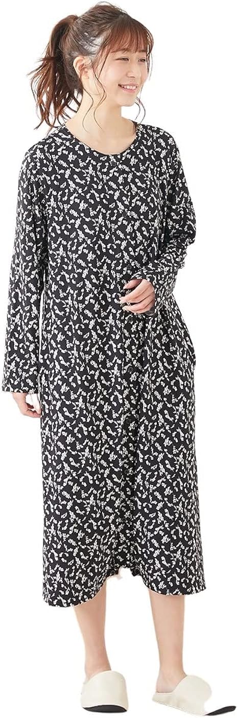 Amazon Co Jp Nissen ニッセン ルームウェア パジャマ 産前 産後 授乳服 275日パジャマ ロンパスにもなる マタニティ 前開きワンピースパジャマ 黒系 花柄 マタニティ3l ファッション