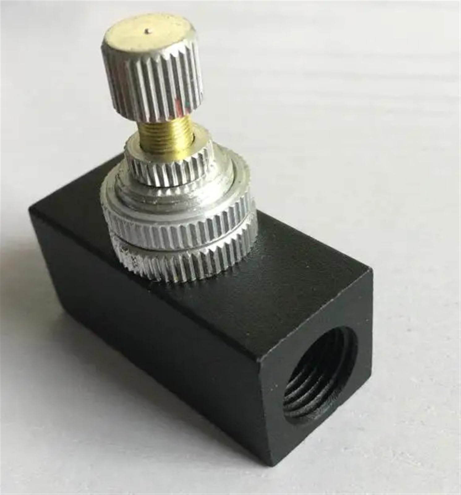 Válvula de control de flujo RE-03 para solucionar pérdidas de presión en aire neumático