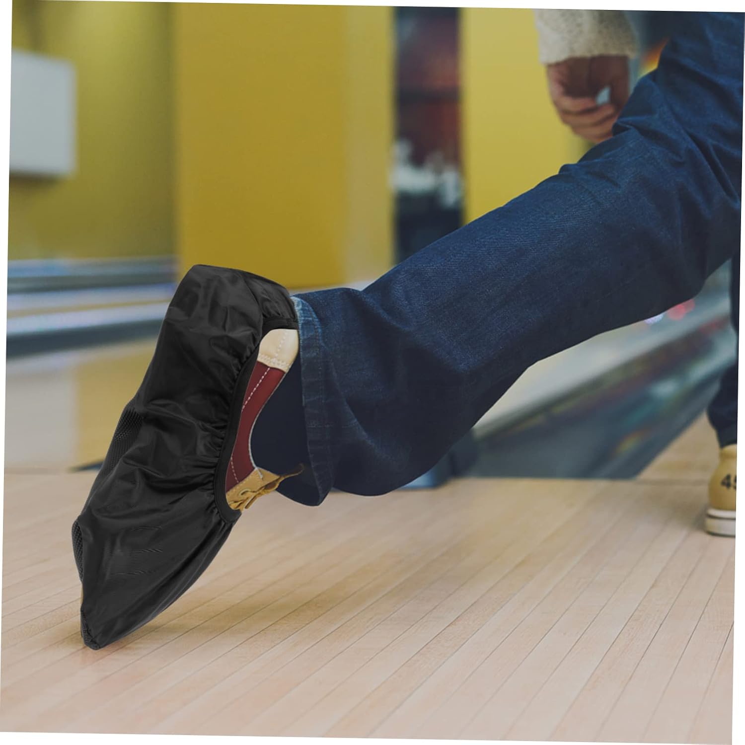 Totority Non-Slip Bowling Shoe Covers Waterproof and Dustproof 2-Piece Set Sturdy Sports Shoe Protectors for Men and Women for Bowling and Indoor Use