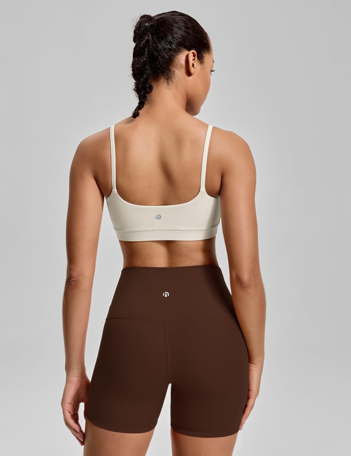 HeyNuts Womens Scoop Neck Sports Bra, Spaghetti Thin Strap U Back Camisole Yoga Tops Padded with Built in Bras A-C Cups