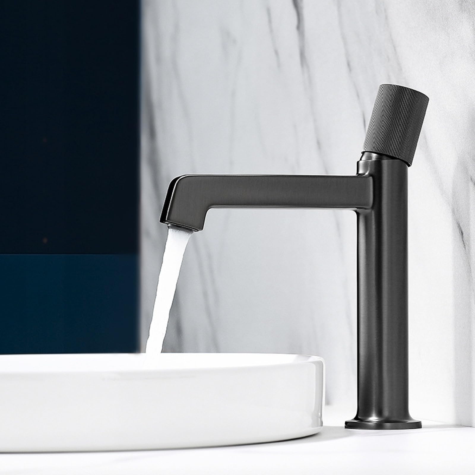 Fanjubei Black Bathroom Hot And Cold Basin Faucet,