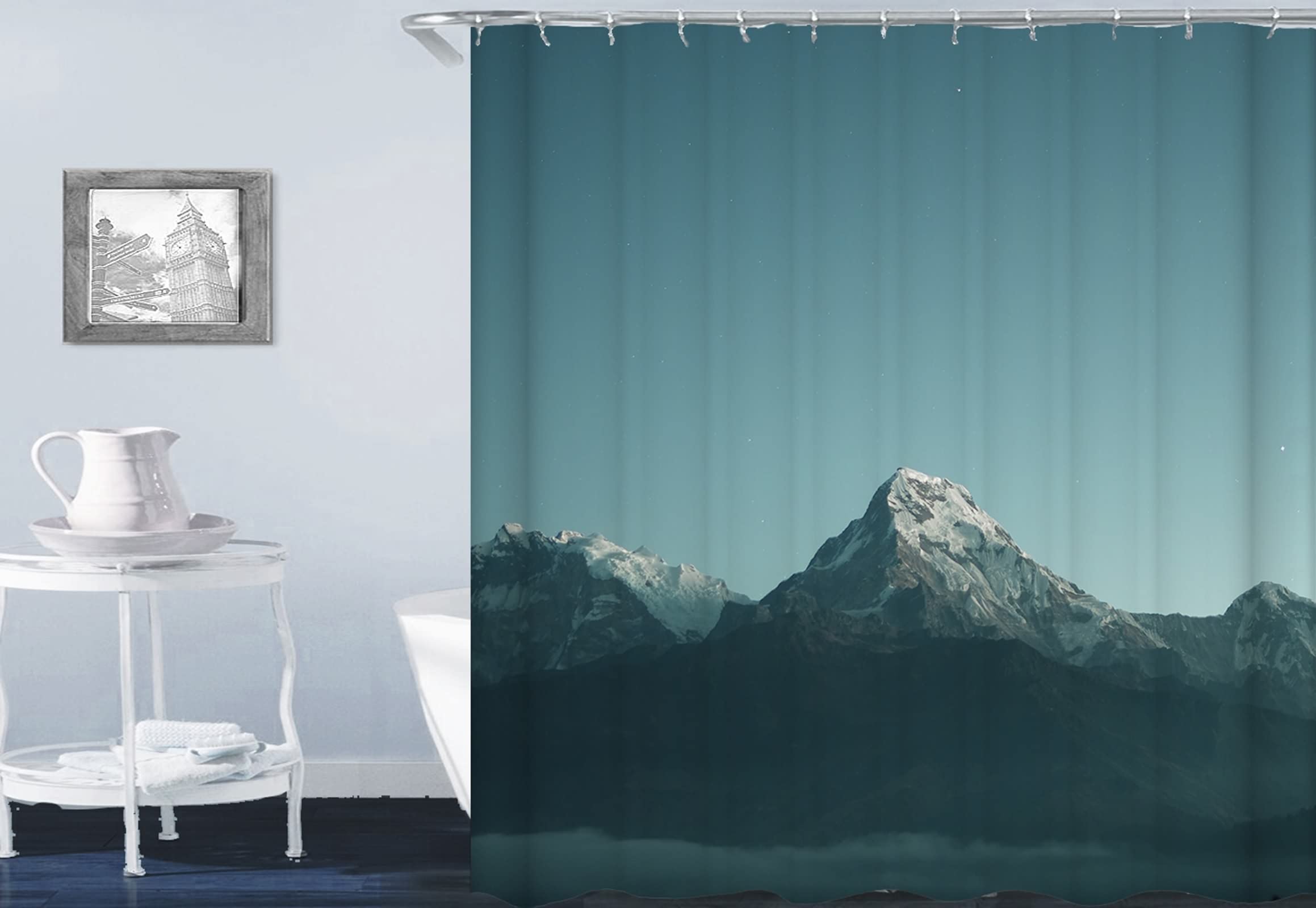 Rideau de douche paysage de montagne bleu gris 180x200cm pour une salle de bain style chalet modern