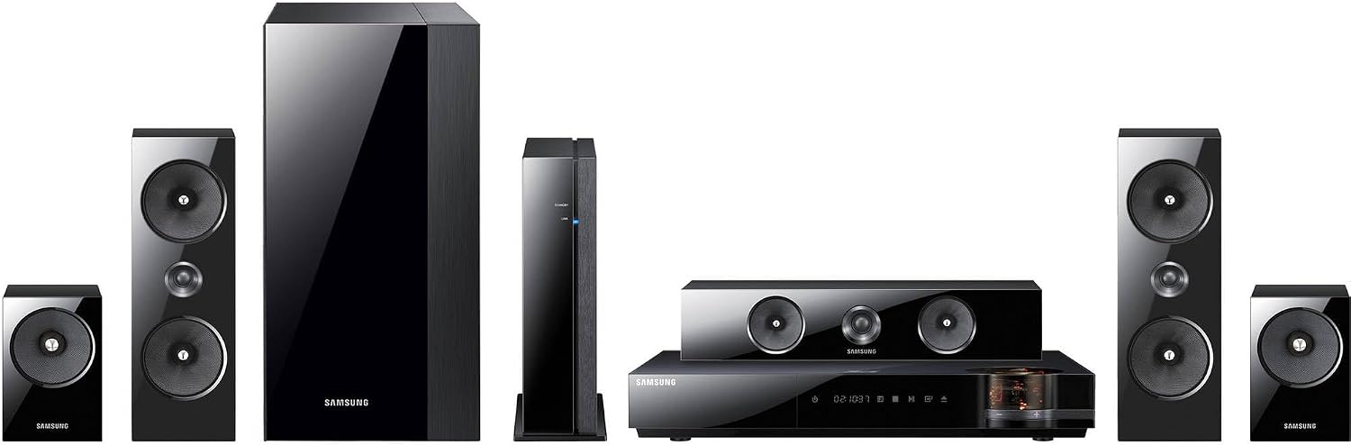 클로즈업 view of the Samsung HT-E6500W main unit and center speaker
