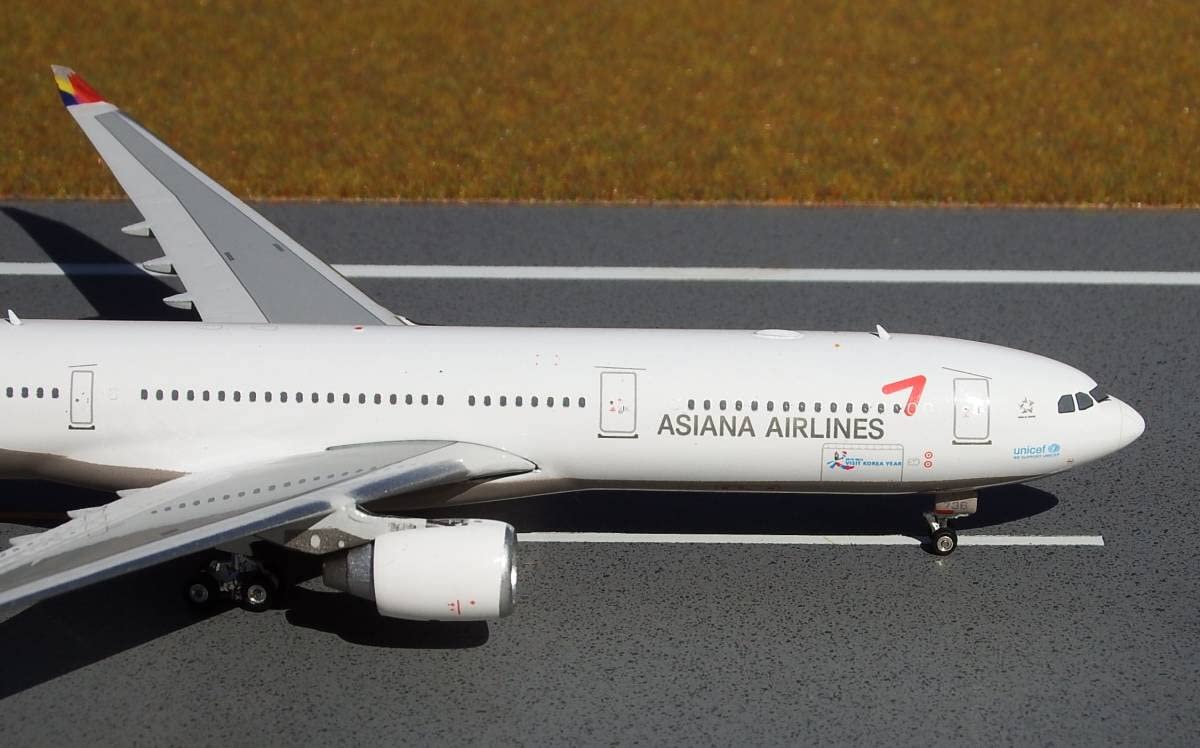 【廃盤】アシアナ航空 A330-300 1/400 廃盤】アシアナ航空 A330-300 1/400