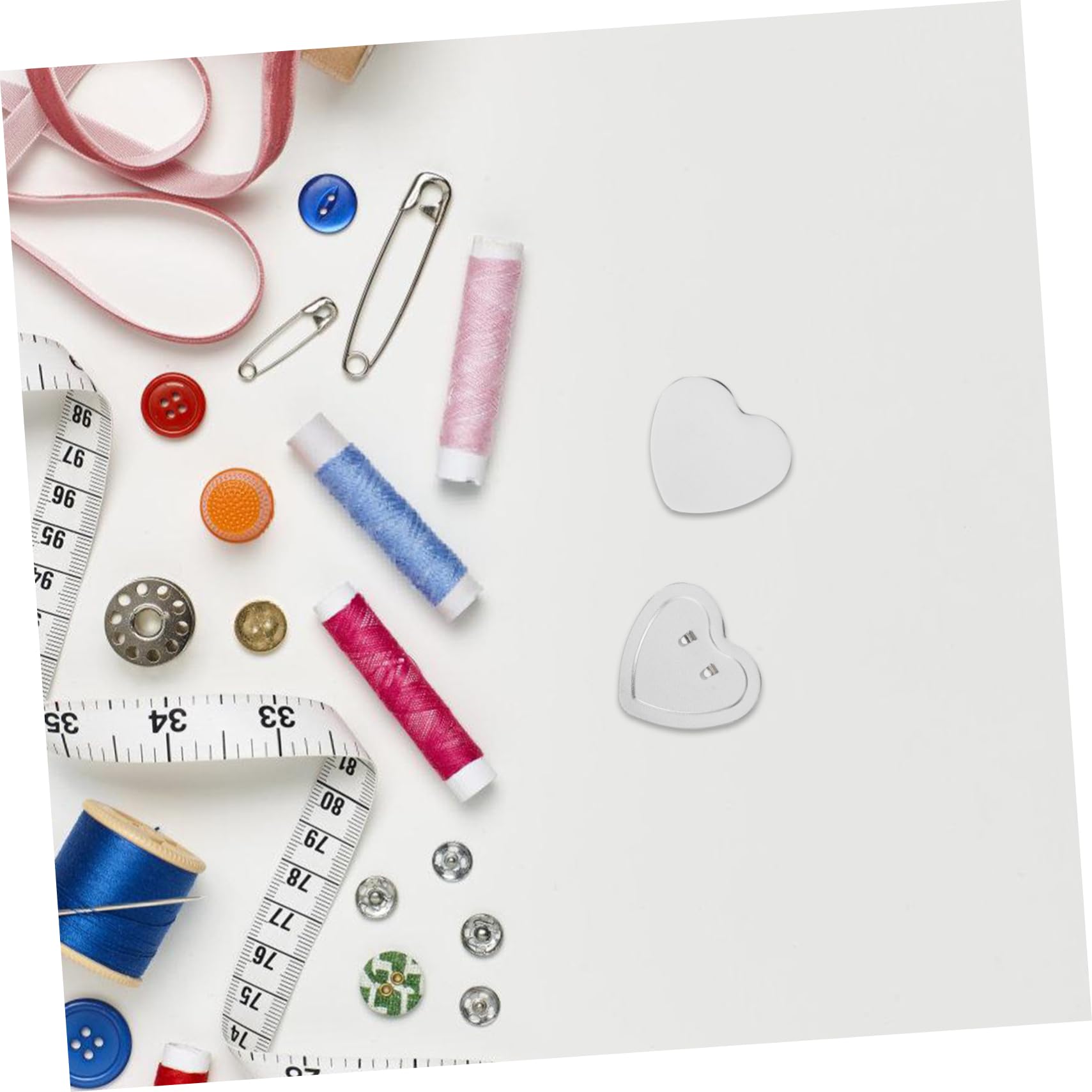 Set di 100 Spille Bottone a Cuore per Creazione Badge