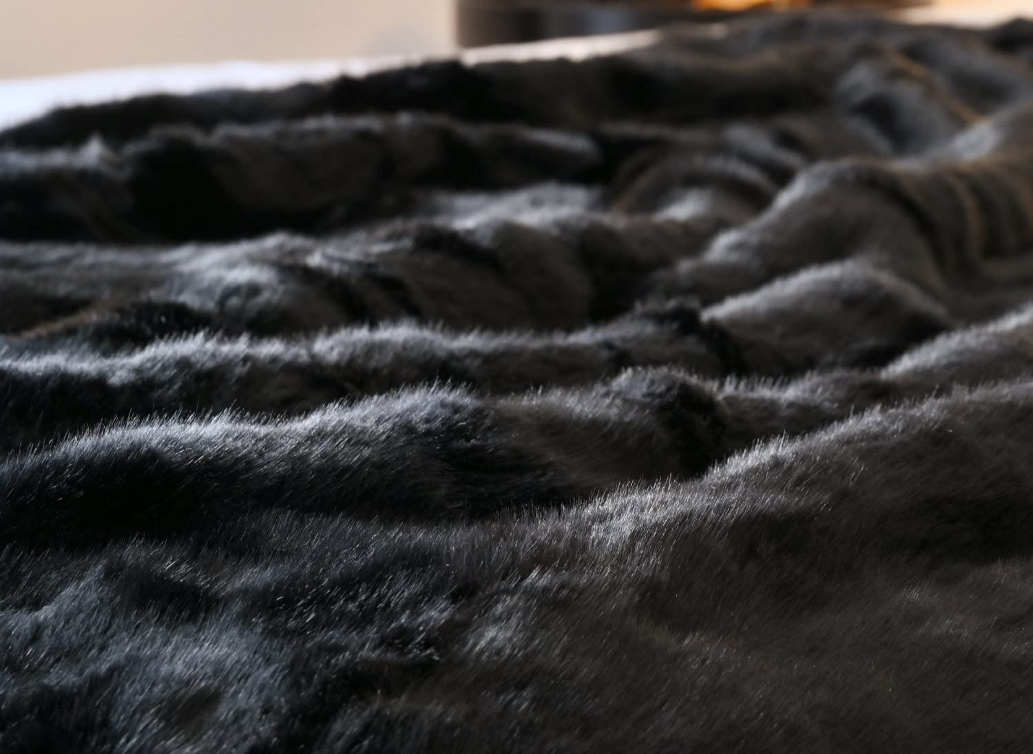 Wohnen & Accessoires Luxuriöse Felldecke Webpelzdecke Felloptik - Zobel schwarz - 5 Größen - 150x200cm bis XXL (170 x 220 cm)