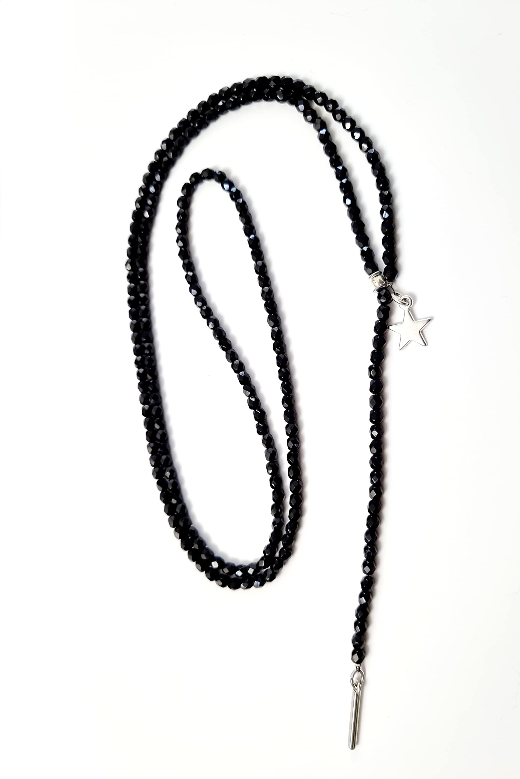 Y-Kette Halskette Damen Ypsilonkette lang schwarz glänzend Glasperlen Kette handgefertigt mit Anhänger Stern silber, minimalistischer Modeschmuck, Geschenkidee für Frauen