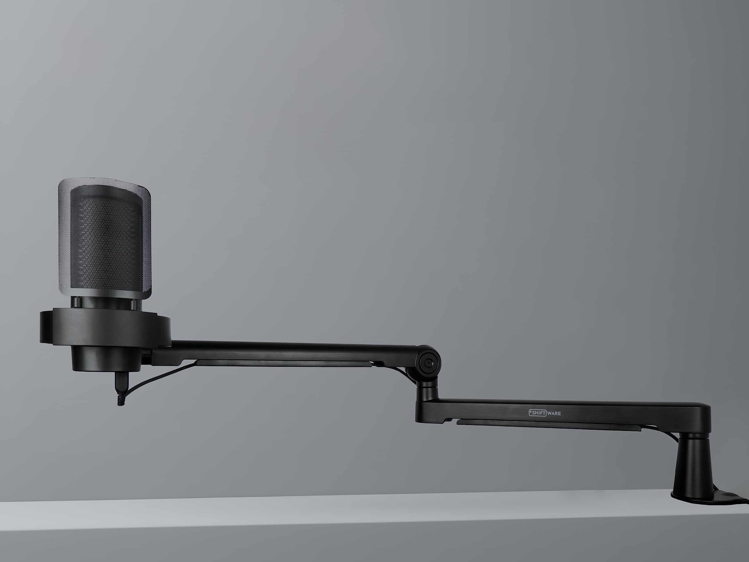 Mikrofonarm Low Profile - Professionelle Tischhalterung für Mikrofone in Schwarz, voll verstellbar, 2kg Belastbarkeit, versteckte Kabelkanäle - für Gaming, Streaming, Studio, Homeoffice