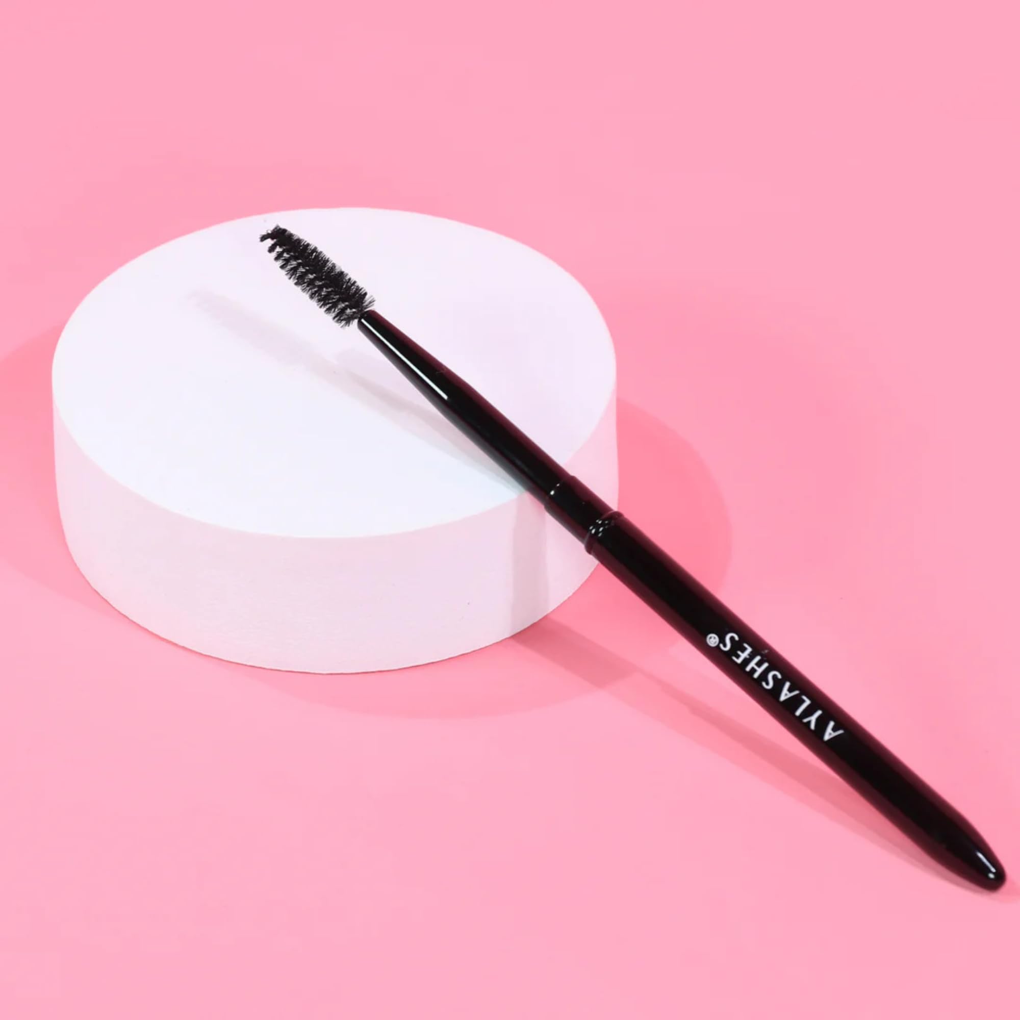 AYLASHES Fluffy Day Brush Wimpernbürste für Wimpernextensions & Augenbrauen, mit Schutzkappe - Hygienisch & Ideal für unterwegs