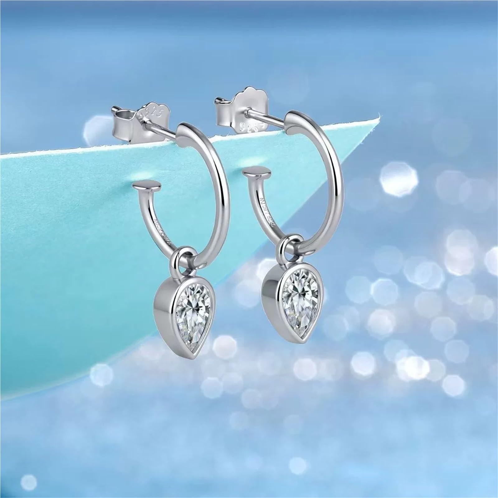 Uniseks 925 Sterling Silver Gruszka Moissanite Kolczyki wiszące Łza Kropla Otwarte Hoop 1.6ctw D Kolor VVS Lever Back Hipoalergiczny dla wrażliwych uszu Prezent