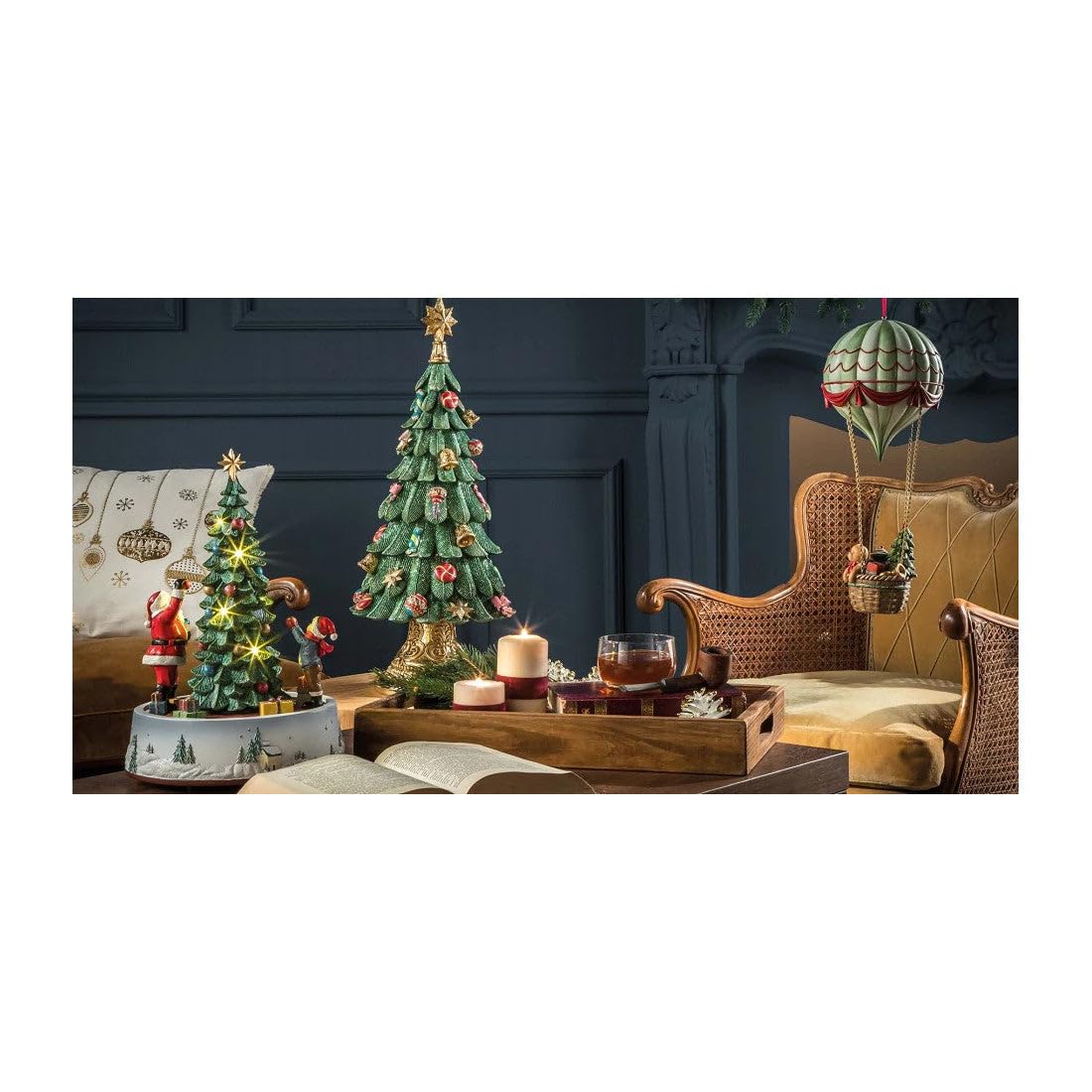 EDG Árbol de Navidad musical de resina con adornos y luces LED