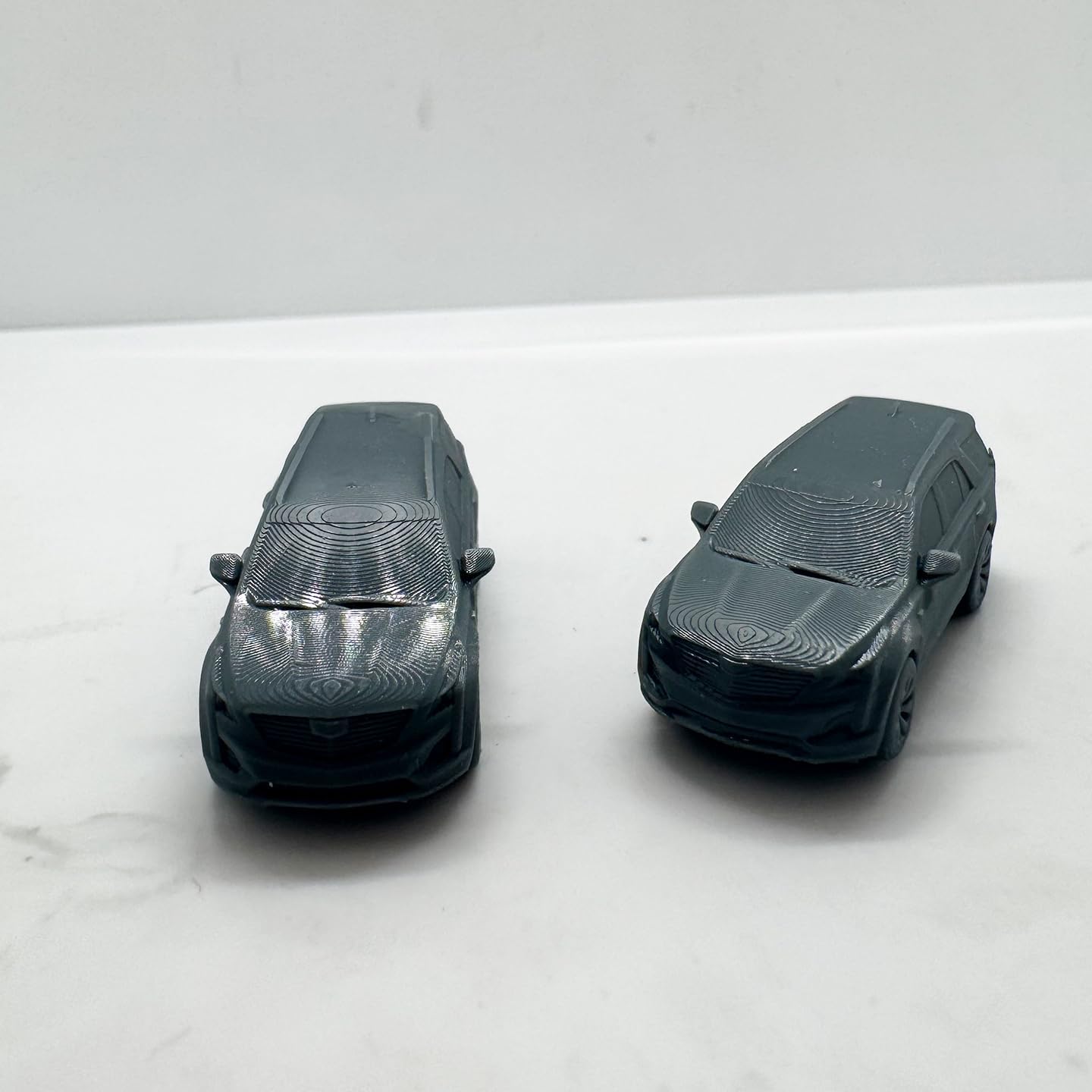 MRY-SFW XJTS160162 1/160 3D Printed Q Style Cadillac SUV Miniature Model Luxury Off-Road Car Decor for Dioramas Collection Displays 2pcs image 2