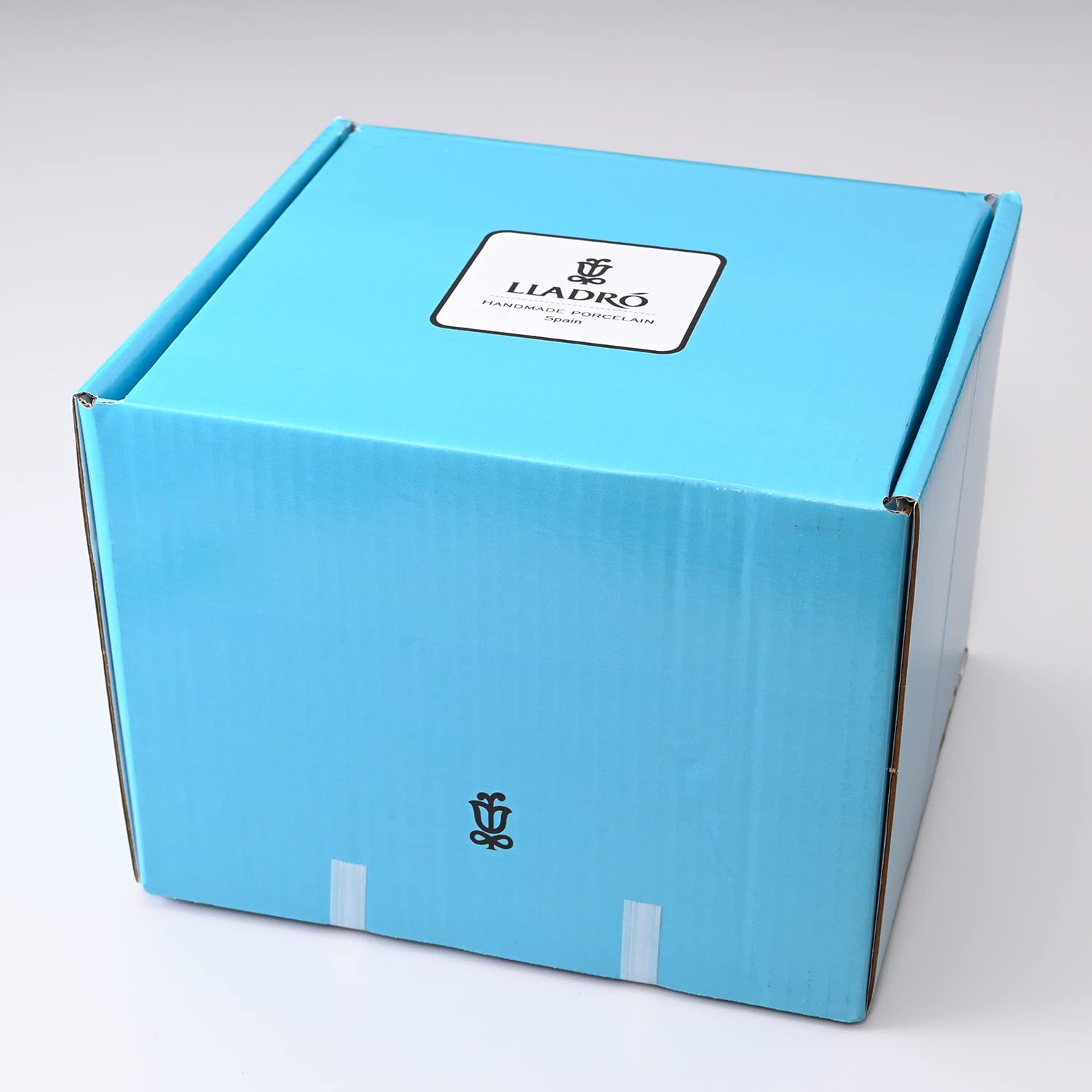 Amazon.co.jp: LLADRO リヤドロ 花の香りにつつまれて 01005862 陶器 