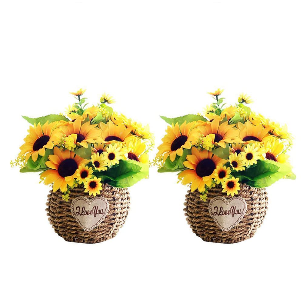 Tournesols artificiels en panier de paille pour inviter le soleil et la joie dans votre salon