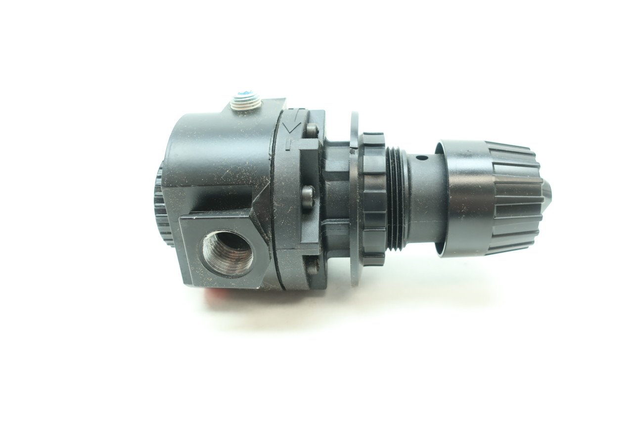 WILKERSON R26-04-000 PNEUMATIC REGULATOR 1/2IN NPT 300PSI 0-125PSI D613642