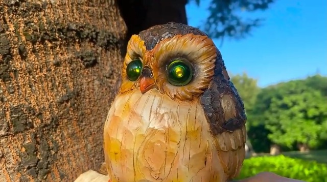 売れ筋オンラインストア Massive owl Sitting on Stump Figurine