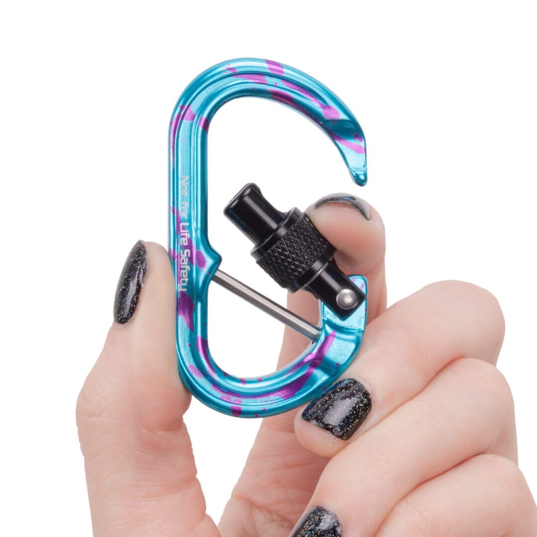 Omega Pacific Micro Raider - Tornillo de aluminio cautivo - Nuestro mosquetón superior se ha reducido para crear el conector de accesorios definitivo
