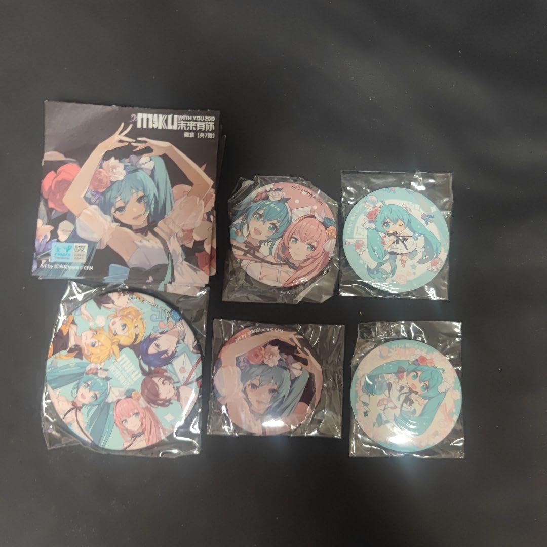 Amazon.co.jp: ミク with you 2019 中国限定缶バッジセット WO : おもちゃ