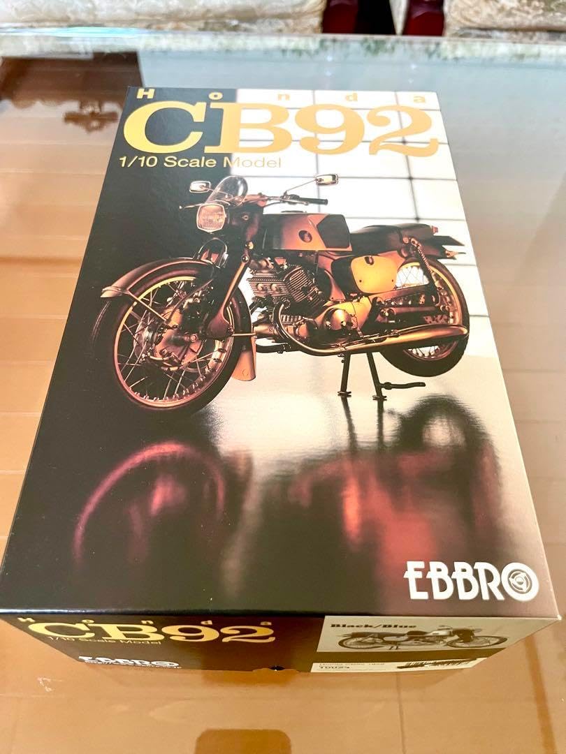 EBBRO CB92 1/10スケールモデル EBBRO Honda CB92 1/10スケールモデル
