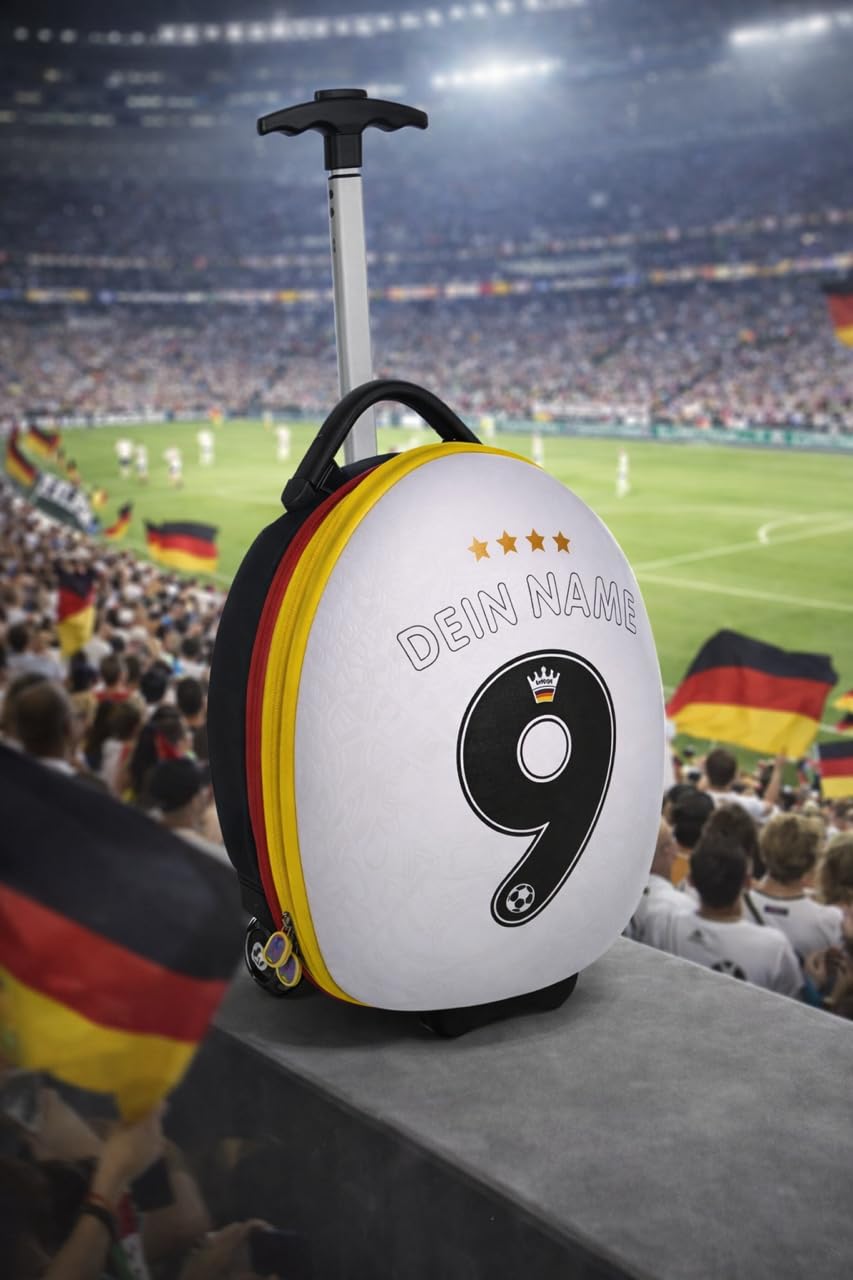 boppi Tiny Trekker Kinderkoffer mit Rollen 17L | Leichter Reisetrolley für Kinder Handgepäck Größe | Fußball Deutschland Design mit Stickern | Kinder Reisekoffer WM 2026 Weltmeisterschaft Fan Koffer