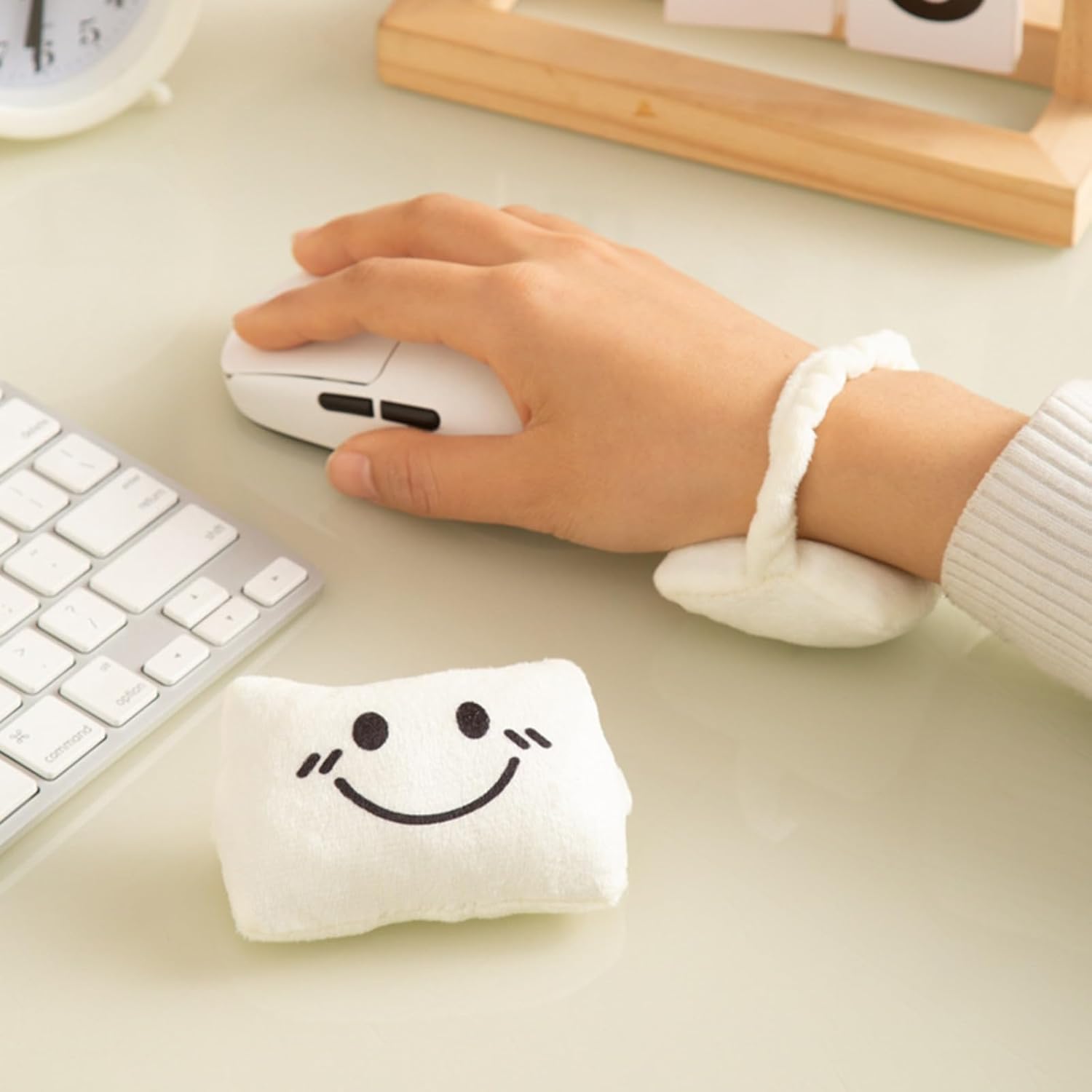 Ergonomic Wrist Rest, Wearable Support Pad for Mouse and Keyboard, Portable Design – Suitable for Gaming and Typing, Providing Comfortable Support for Office and Desktop Use