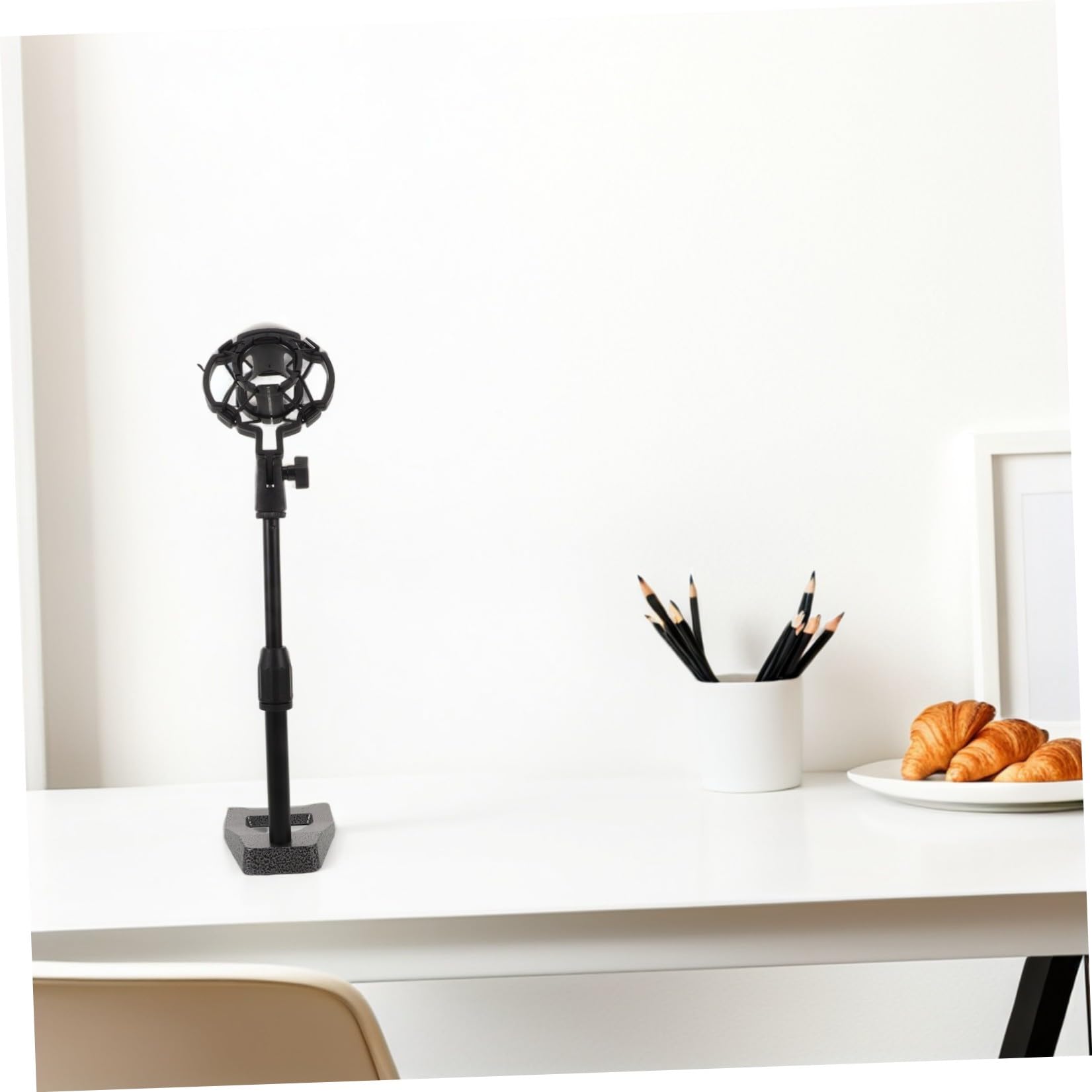 Supporto Microfono da Tavolo Regolabile Base Zavorrata Nero | Conferenze e Produzione Musicale, Struttura Metallo e Plastica, Supporto Antivibrazione Incluso, Design Compatto