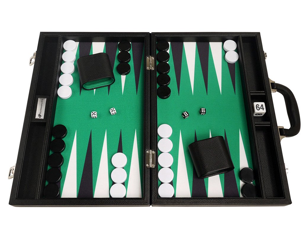Silverman & Co. 40 cm Backgammon Reise Koffer für Erwachsene – schwarzes Kunstleder – faltbares Backgammon-Set mit grünem Spielfeld sowie schwarzen und weißen Spielpunkten – leicht & tragbar