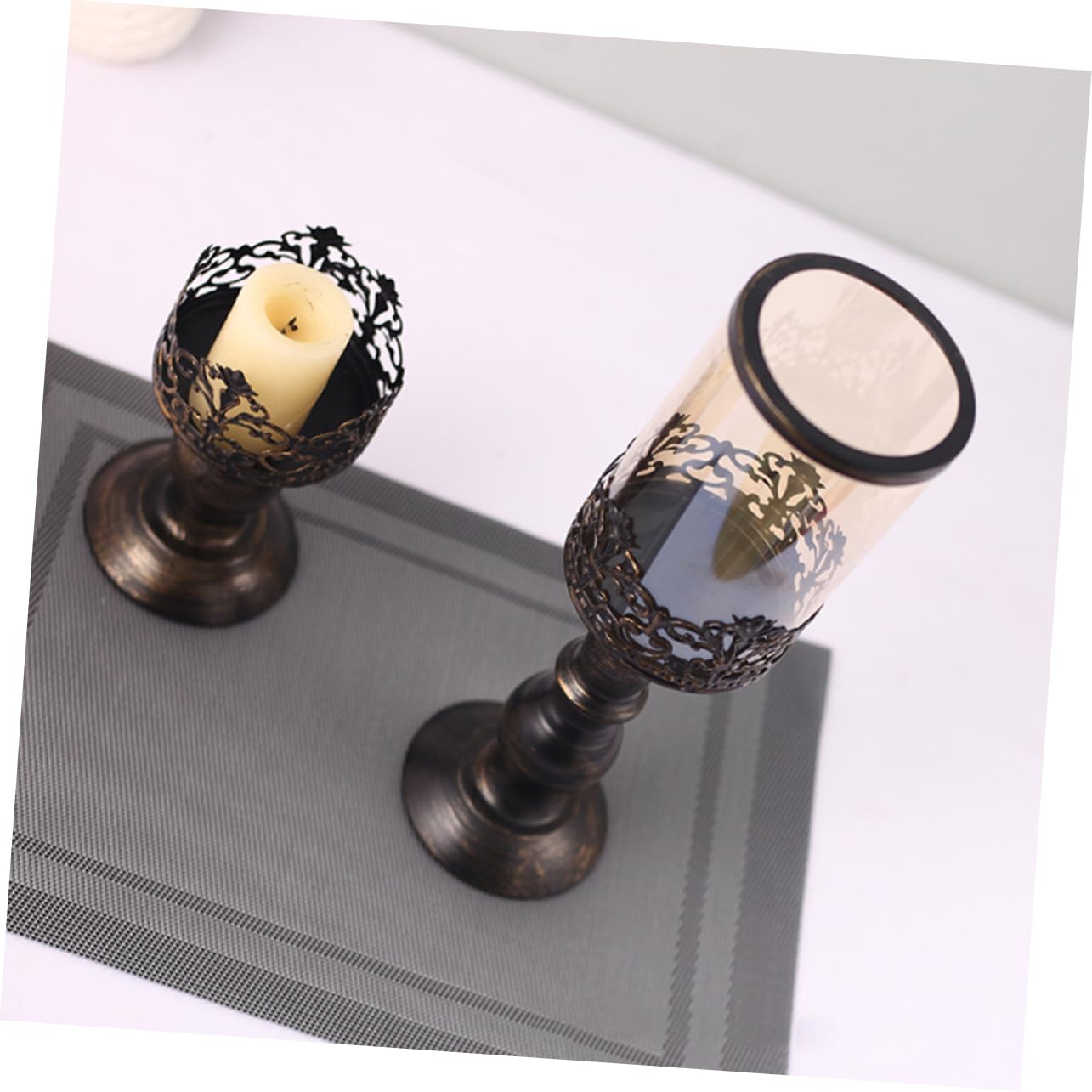 Candelabro de Metal Dorado, 2 Piezas, Estilo Creativo | Acabado Romántico y Delicado, Reutilizable para Cocina y Salón, Pieza Decorativa para Bodas y Hoteles