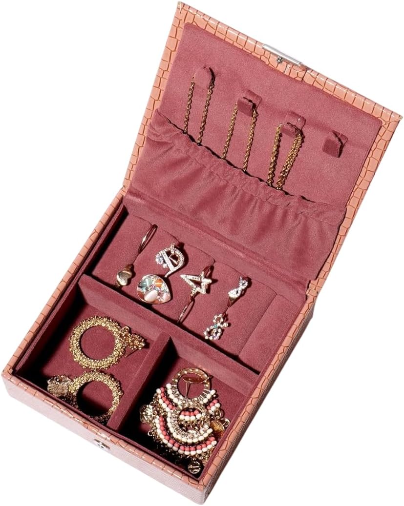 La Trove Travel Jewelry Organizer for Women, Compact Velvet Jewelry Box with Ring & Necklace Storage, Pink