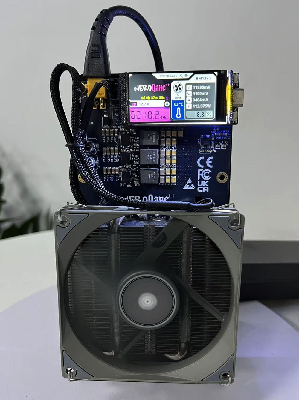 NerdQaxe++ Asic miner 4.8Th/S Potente Bitcoin Solo con fuente de  alimentación y soporte para Home Lottery : Amazon.es: Informática