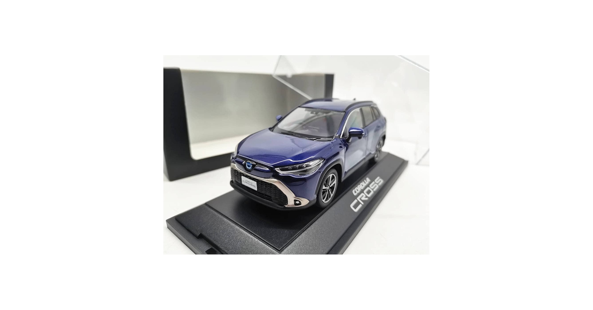 再値下げ　トヨタ　カローラ　ダイキャスト　ミニカー　1/30スケール Amazon | TOYOTA GRカローラ ミニカー カラーサンプル 1/30