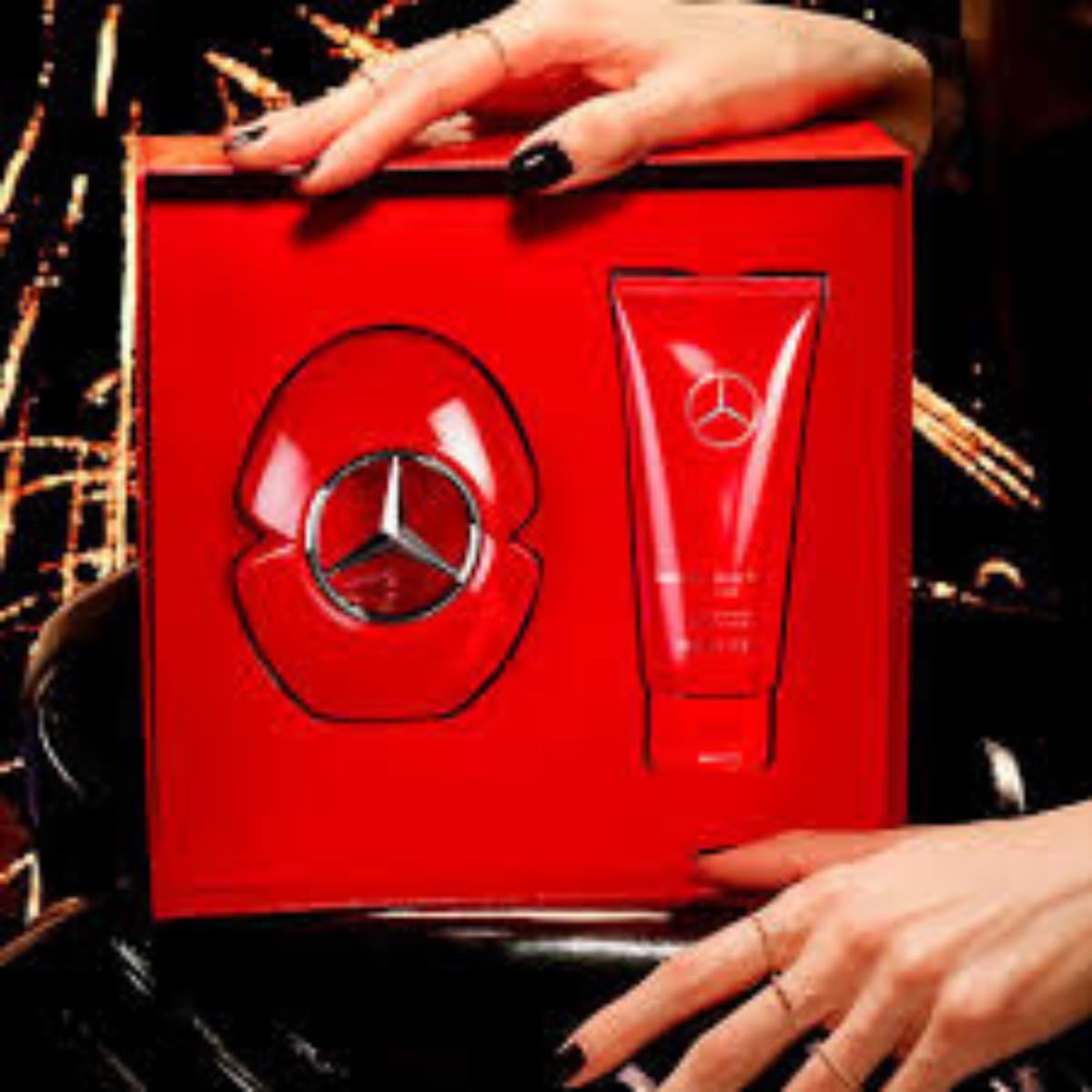 Kit Perfume Feminino Women in Red M.B Eau de Parfum Coffret 60ml + Body Lotion em promoção! Veja a oferta e mais achadinhos de Kits & Presentes 4 Hoje é o melhor dia para comprar Kit Perfume Feminino Women in Red M.B Eau de Parfum Coffret 60ml + Body Lotion com aquele preço maroto! Promoção! Aproveite a oferta! 4