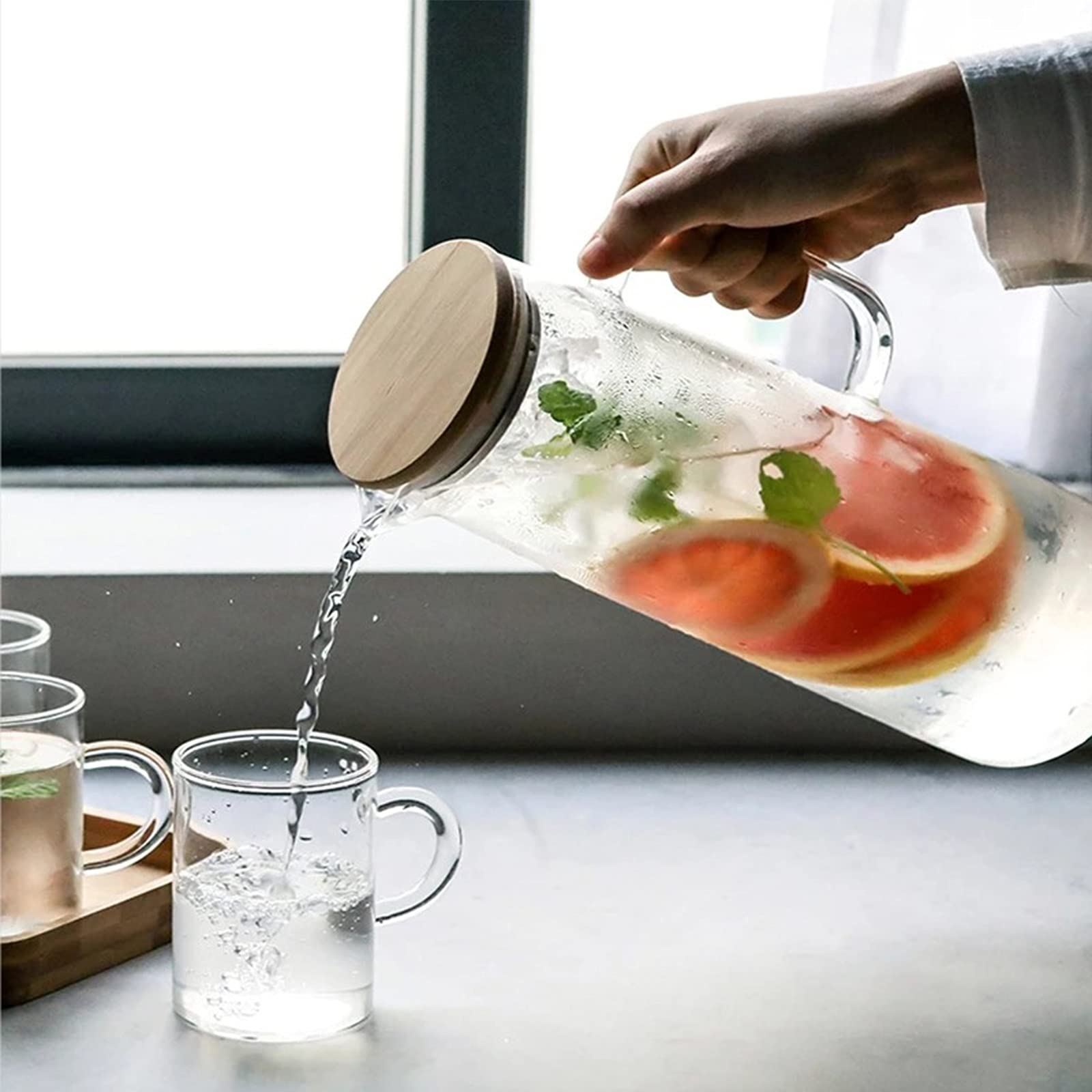 Jarra de Agua Transparente para Nevera, Jarra de Vidrio Grueso con Tapa de bambú, Ideal para Zumo, café, Limonada y té Helado.