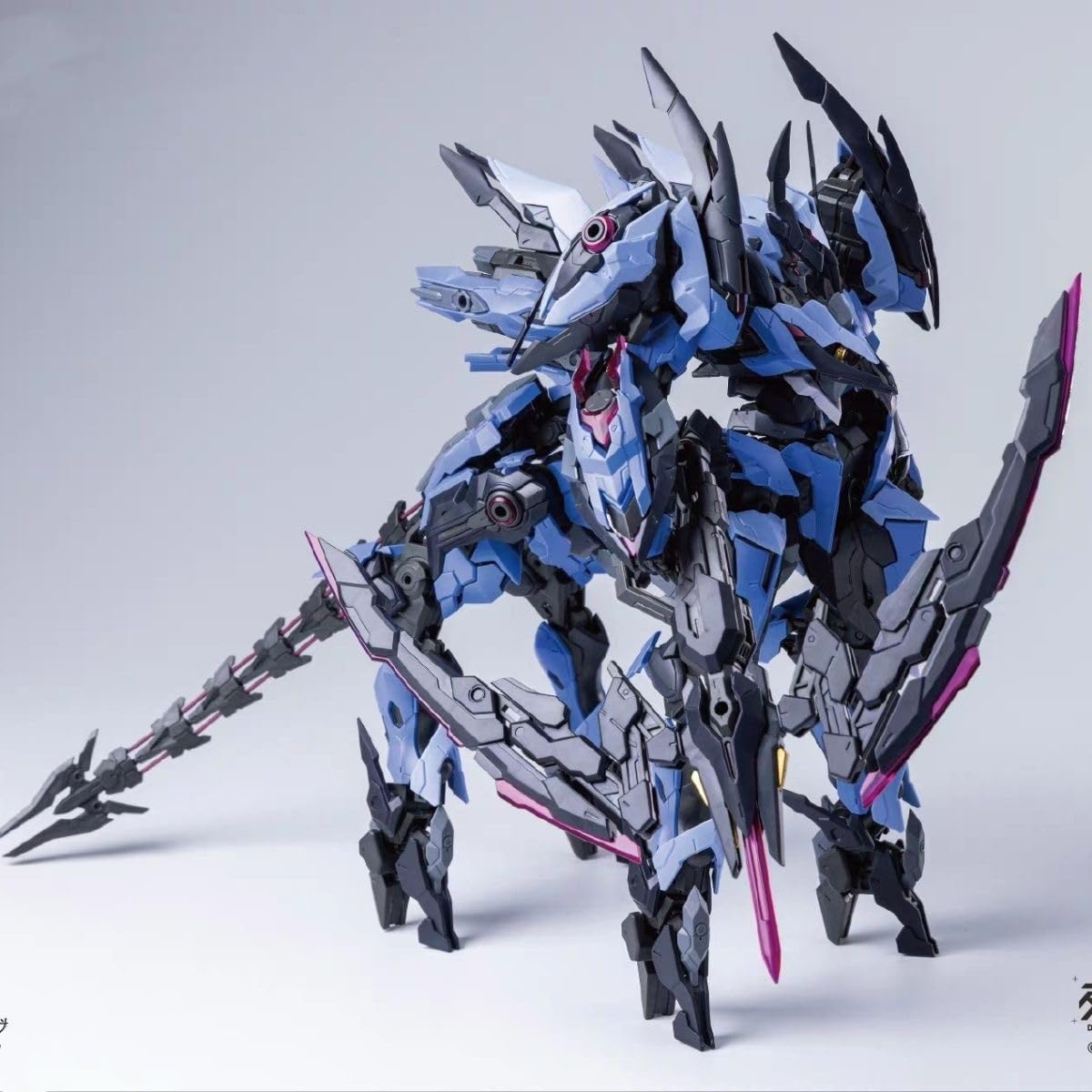 Amazon | 1/100スケール 交錯戦線 機神人馬シリーズ 仲裁者 アービター