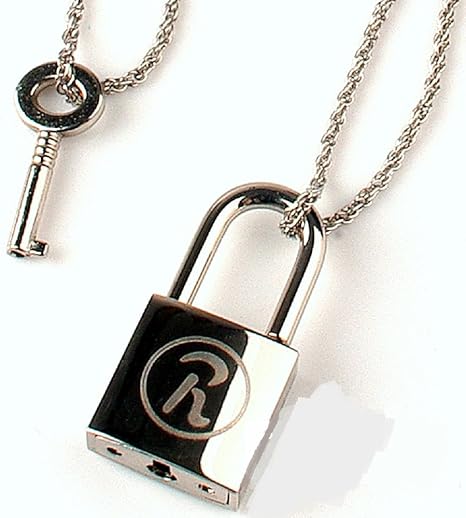 Amazon ヨヨ ホウス コスプレアクセサリー 恋人ネックレス ナナ風 Rの文字のロック キー 2点セット カップルネックレス バレンタインデーギフト ネックレス おもちゃ